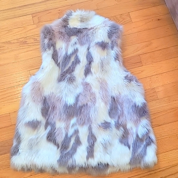 Express Women's faux fur jacket/vest...M/L - Picture 7 of 13